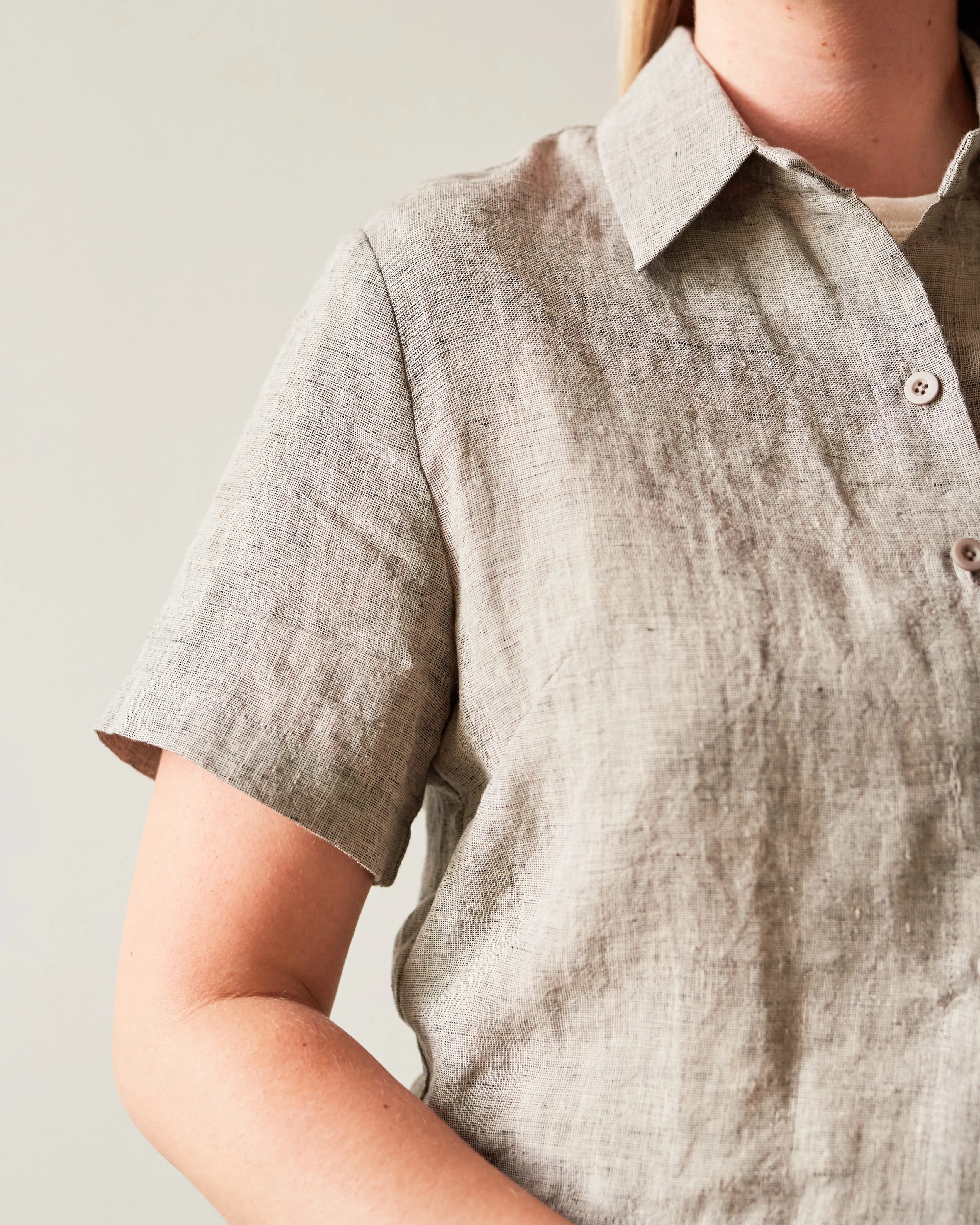 7115 Cropped Button Down Shirt, Black Noise