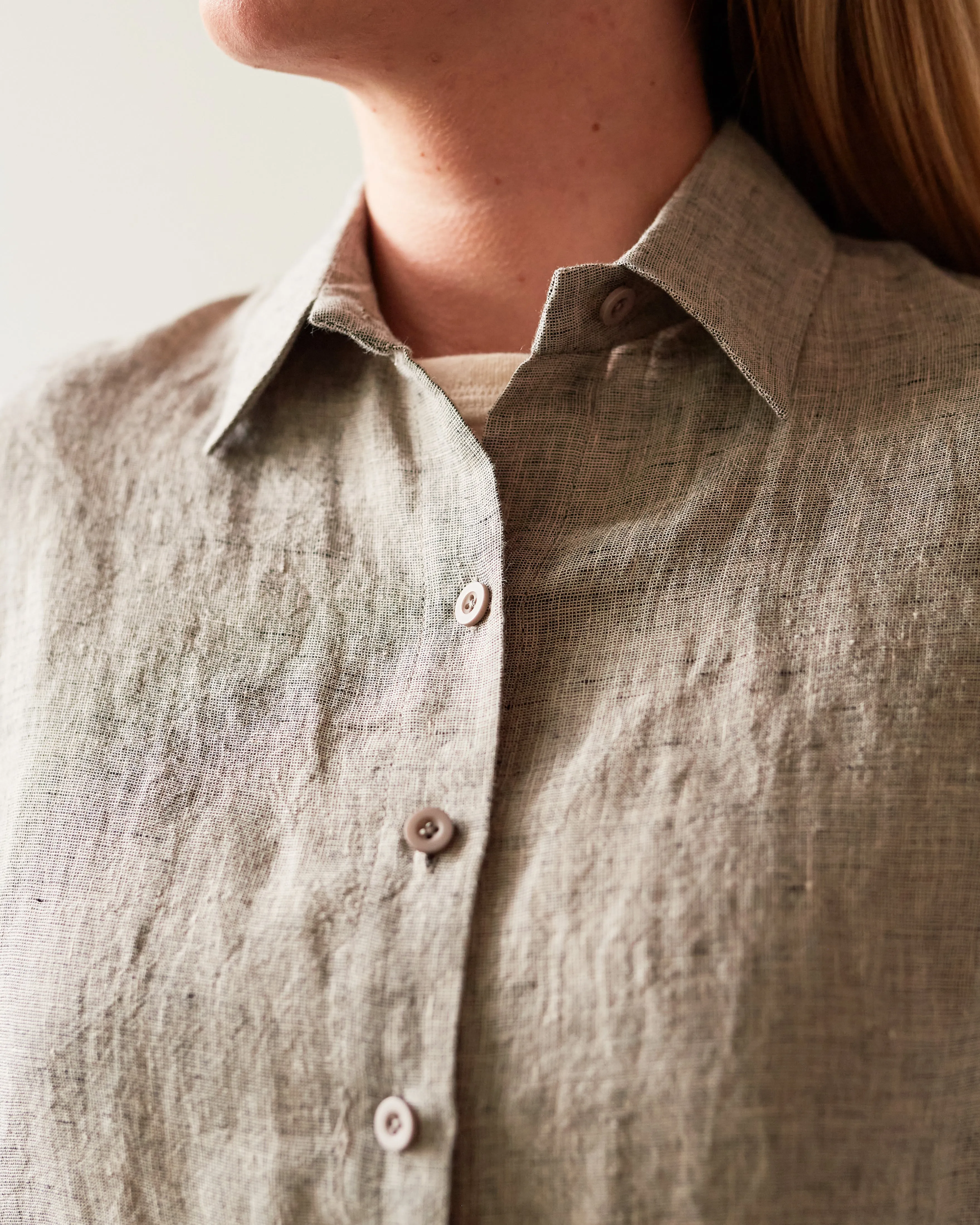 7115 Cropped Button Down Shirt, Black Noise