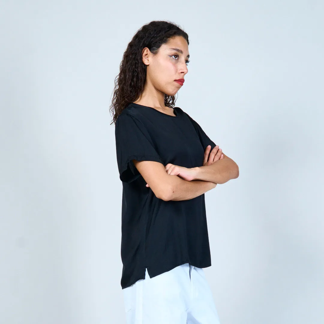 Classic loose-fit blouse wholesale