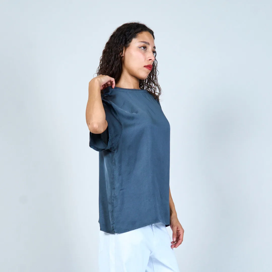 Classic loose-fit blouse wholesale
